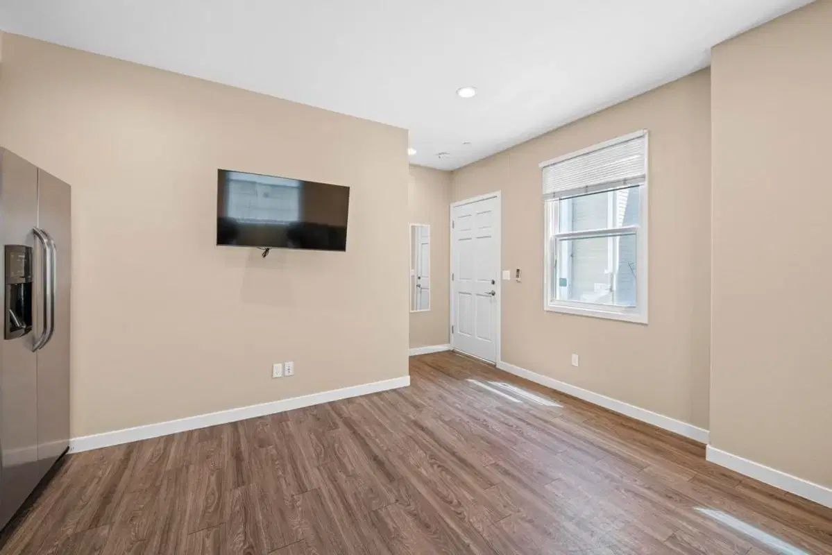 1225 W 30th St, Los Angeles – Amenities