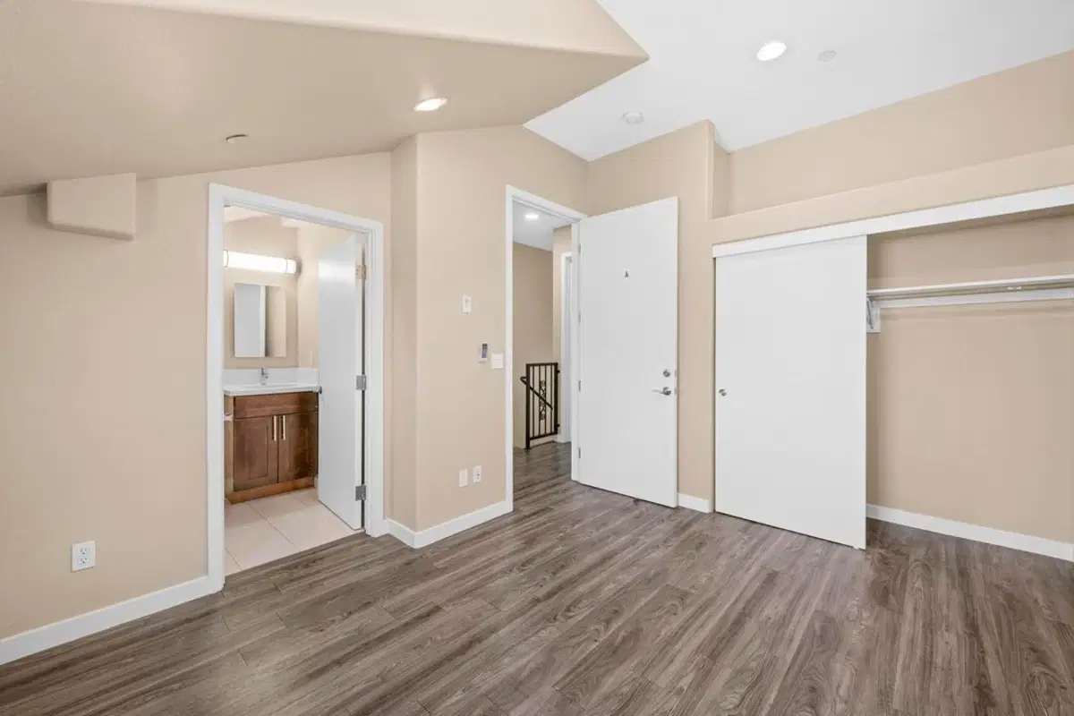 1225 W 30th St, Los Angeles – Bedroom