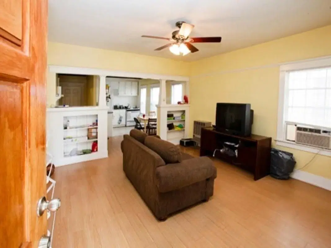 1253 W 36th Pl, Los Angeles – Common Area