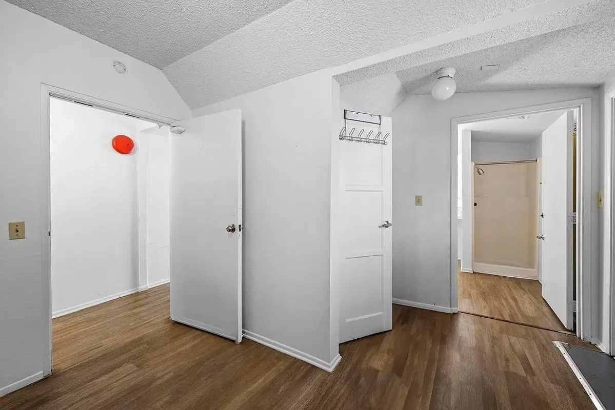 2335 Portland St, Los Angeles – Common Area