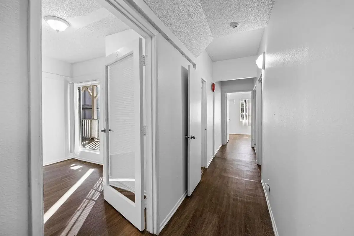 2335 Portland St, Los Angeles – Common Area