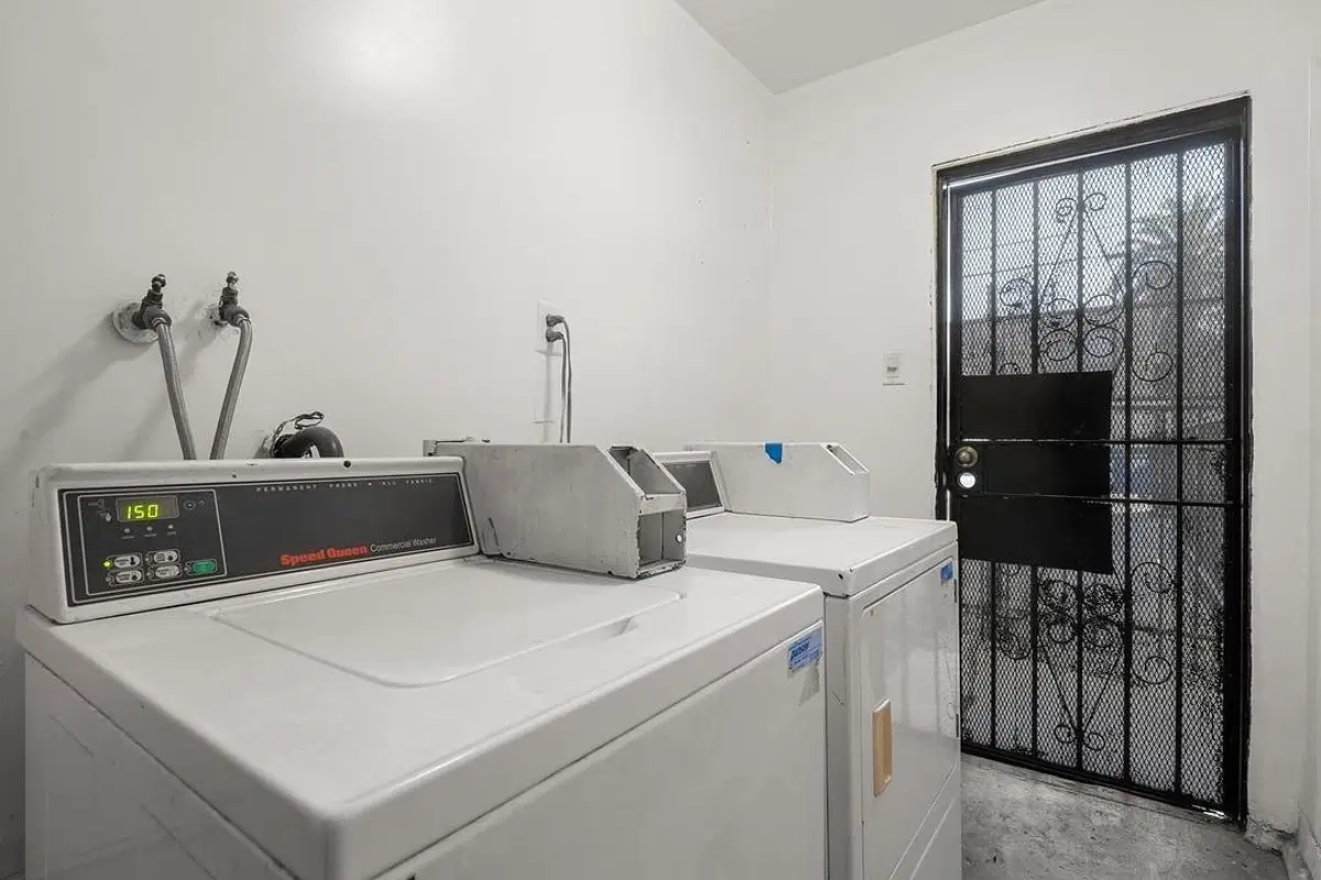 2356 Portland St, Los Angeles – Amenities