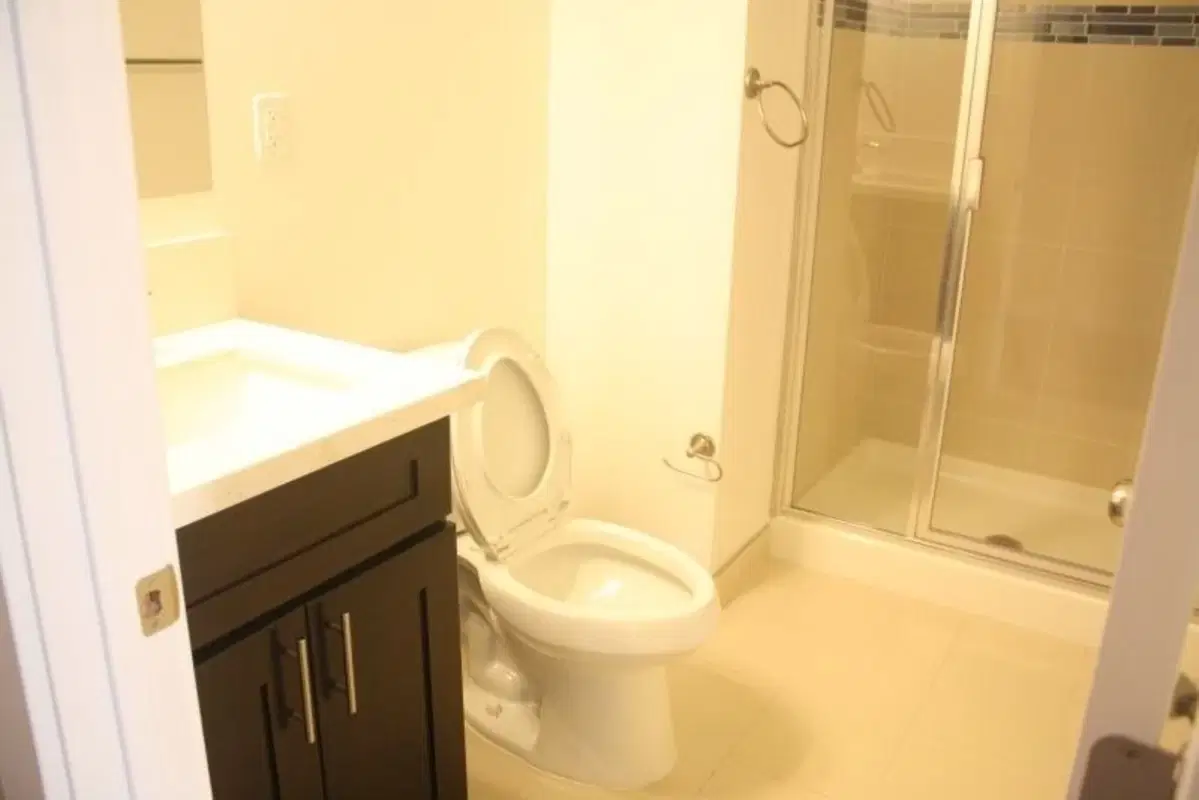 2647 Ellendale Pl, Los Angeles – Bathroom