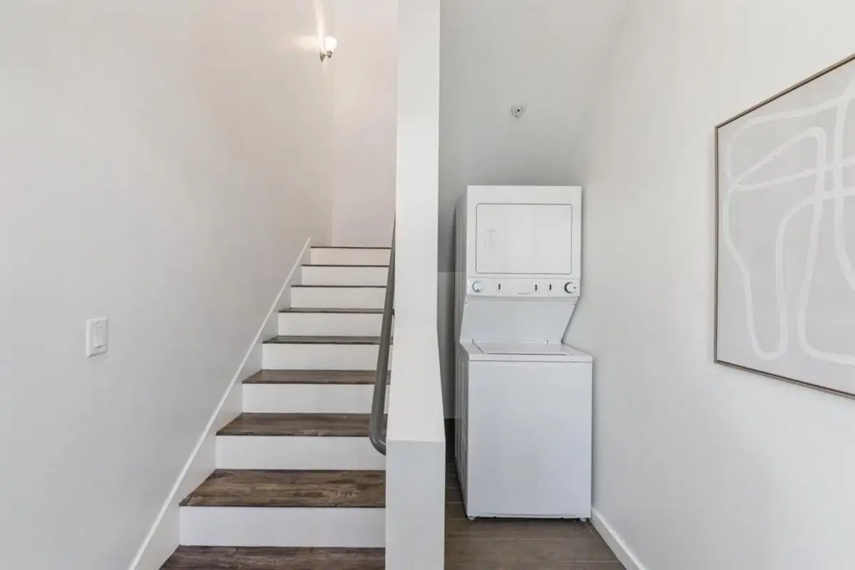 2649 Ellendale Pl, Los Angeles – Amenities