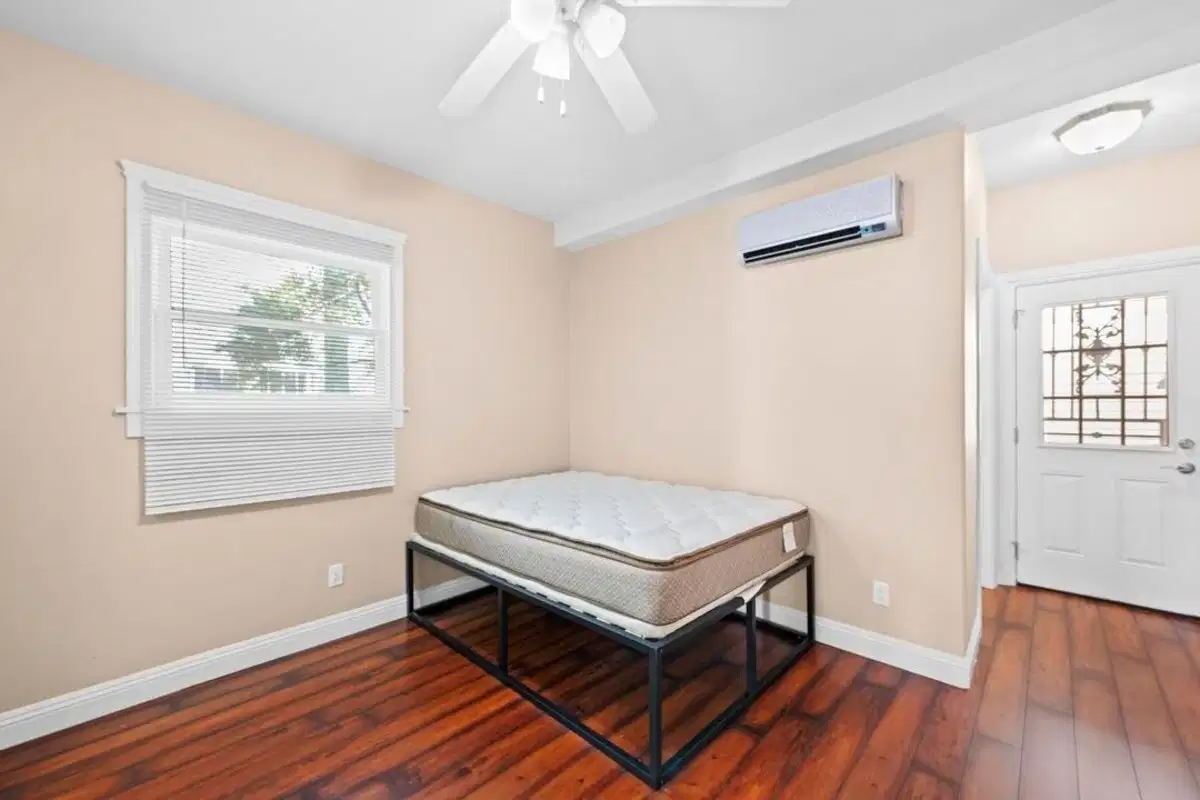 2660 Orchard Ave, Los Angeles
