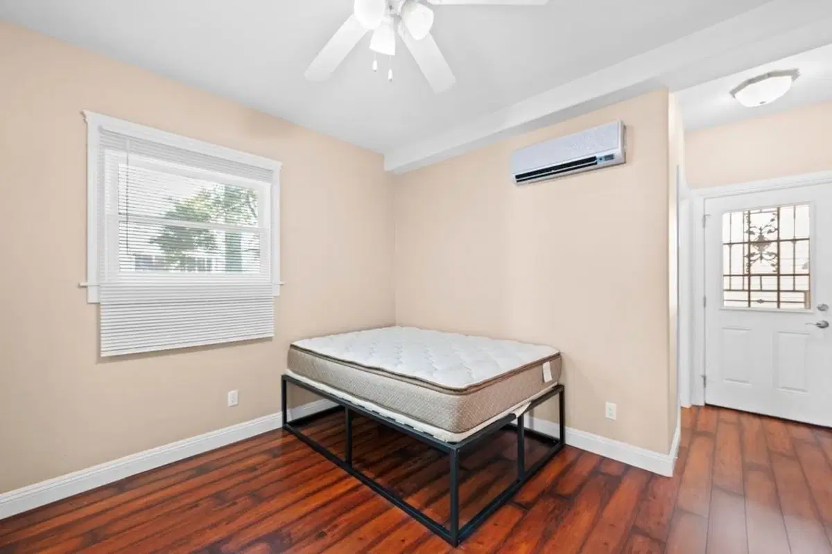 2660 Orchard Ave, Los Angeles