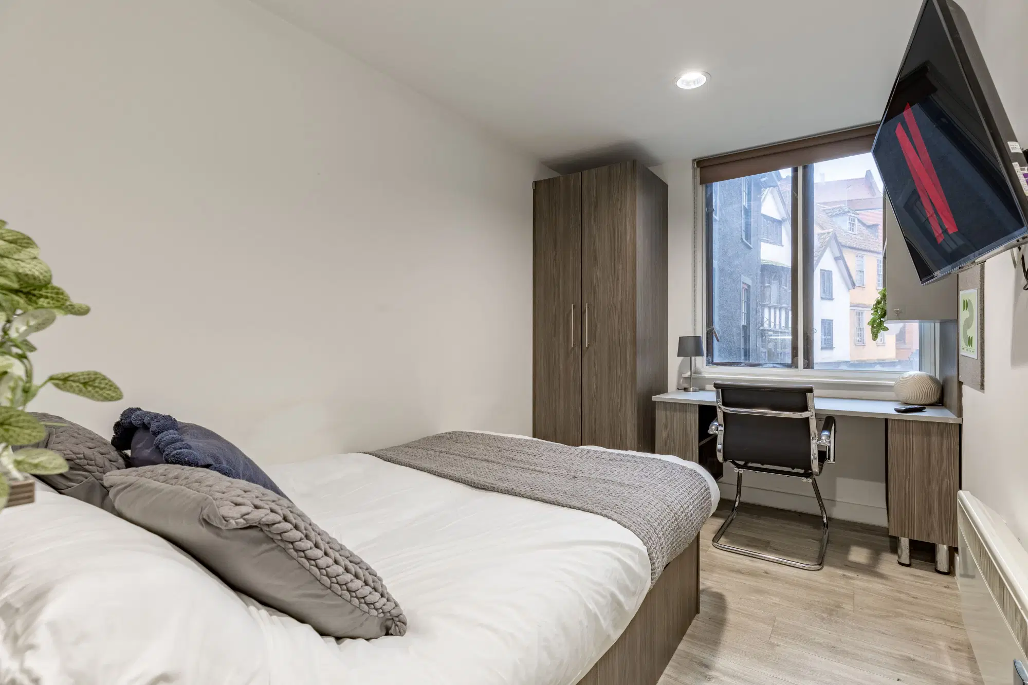 Centre Gate, Bristol – Deluxe 2 Bed Apartment