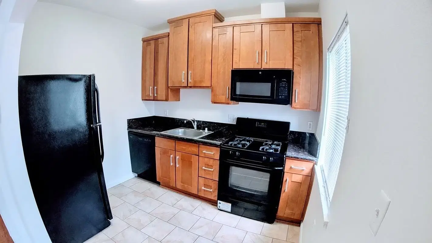 841 W 23rd St, Los Angeles – Kitchen