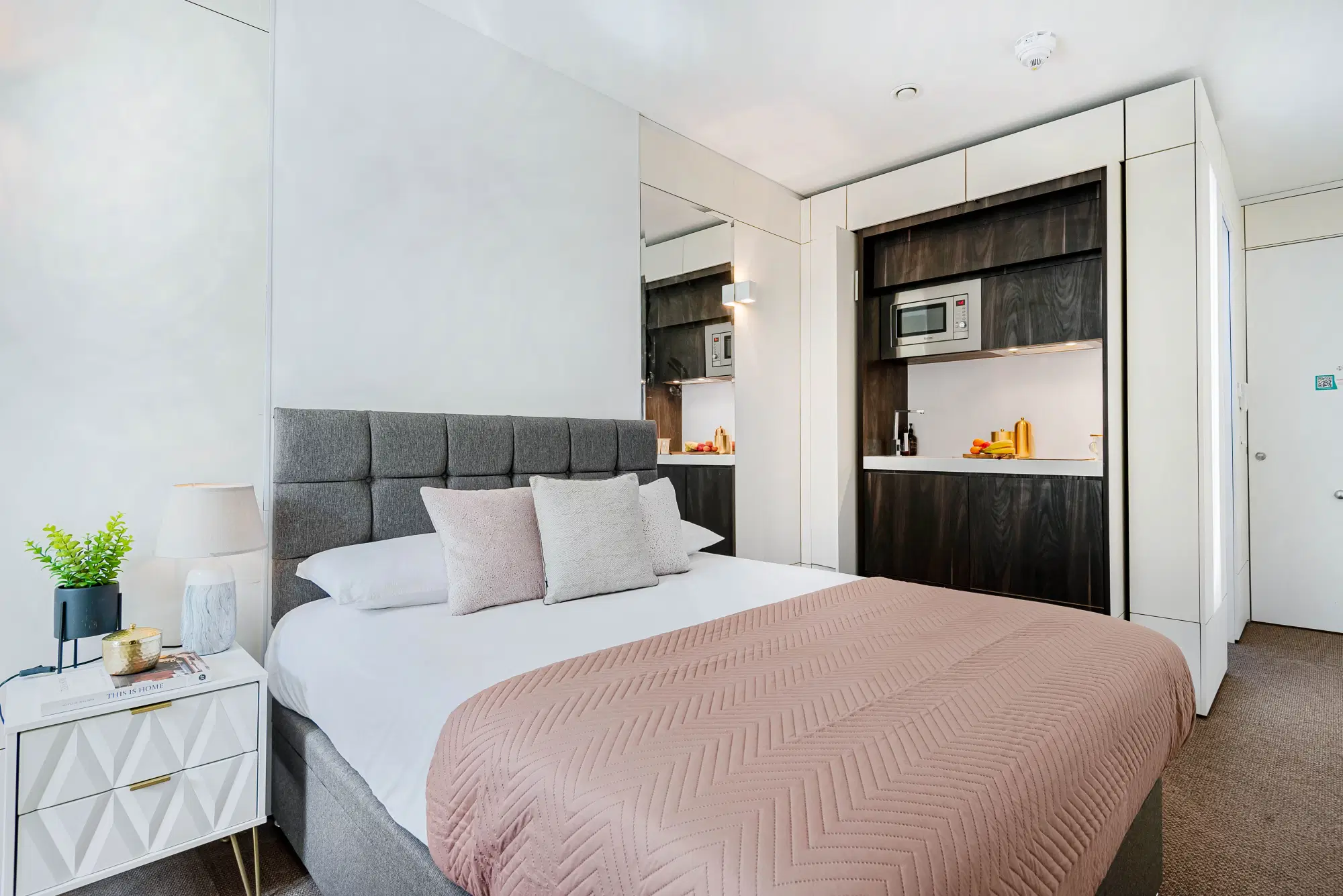 Hounslow Court, London – Classic Plus Studio