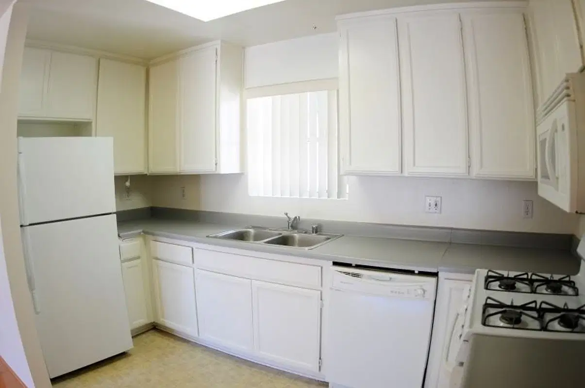 Providence, Los Angeles – Kitchen