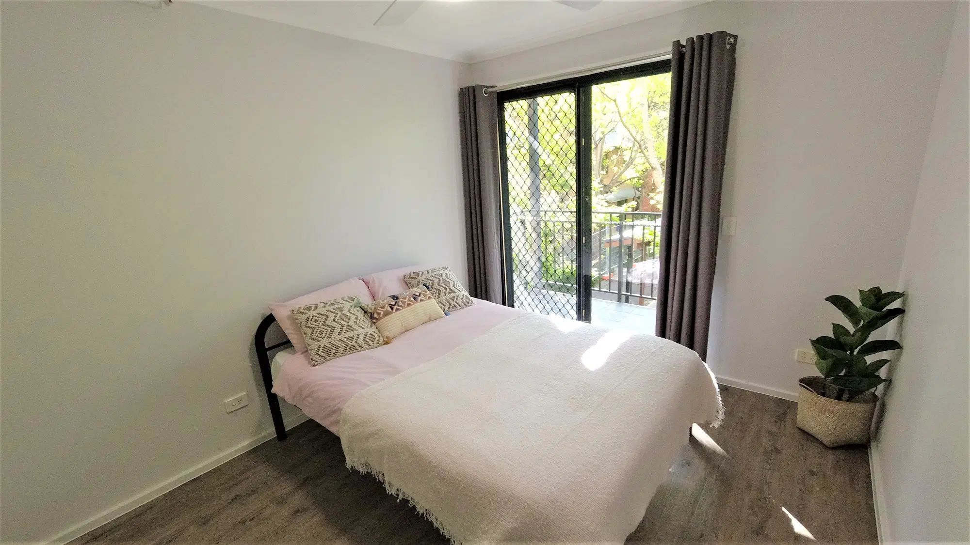 Sydney University Village, Sydney – 1 Bedroom Standard Apartment