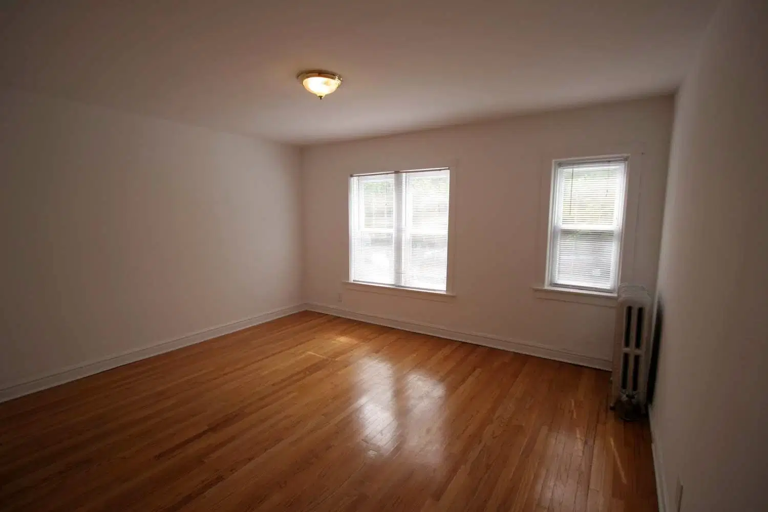 4721 S. Ellis Avenue, Chicago – 2 Bed 1 Bath