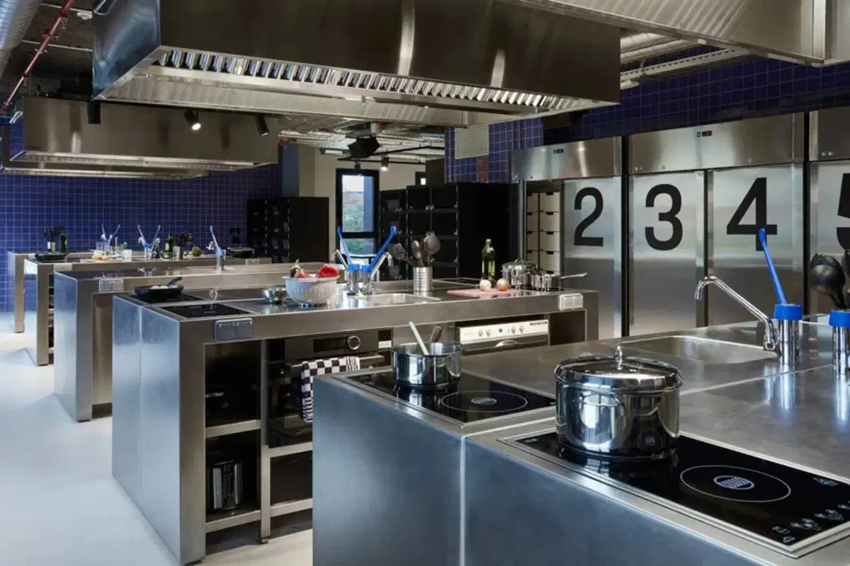 The Social Hub Barcelona Poblenou, Barcelona – Kitchen