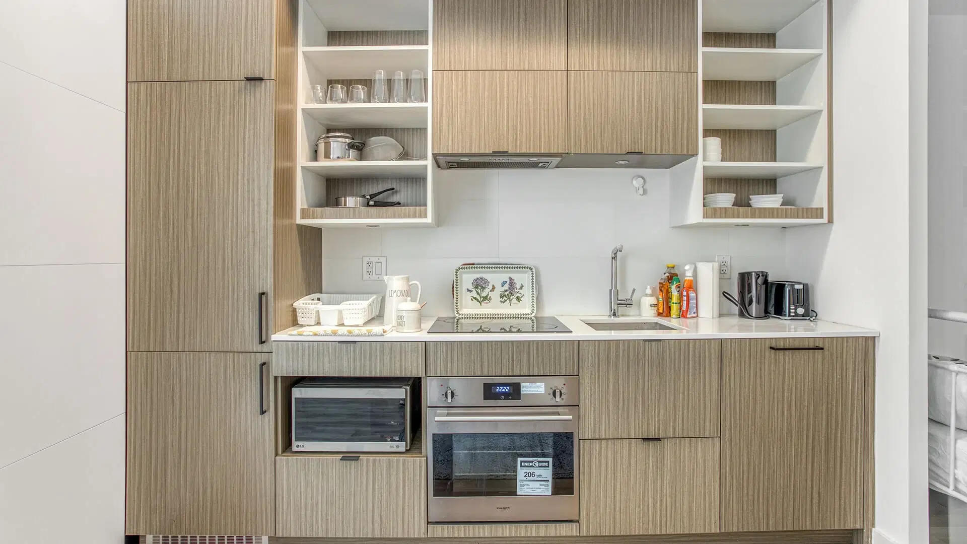 The Series Parq On Portland, Los Angeles – Kitchen