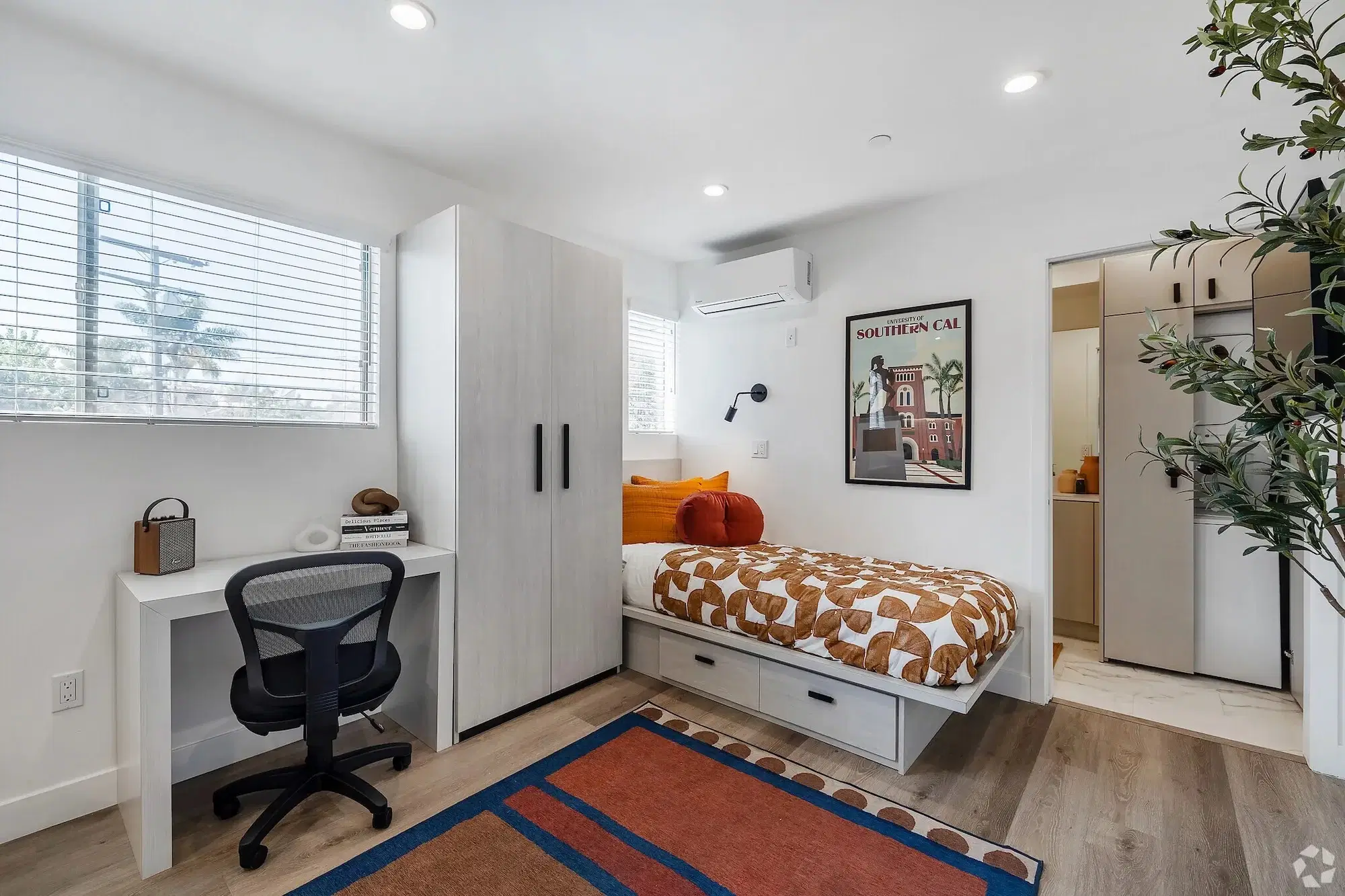 Hoover Square, Los Angeles