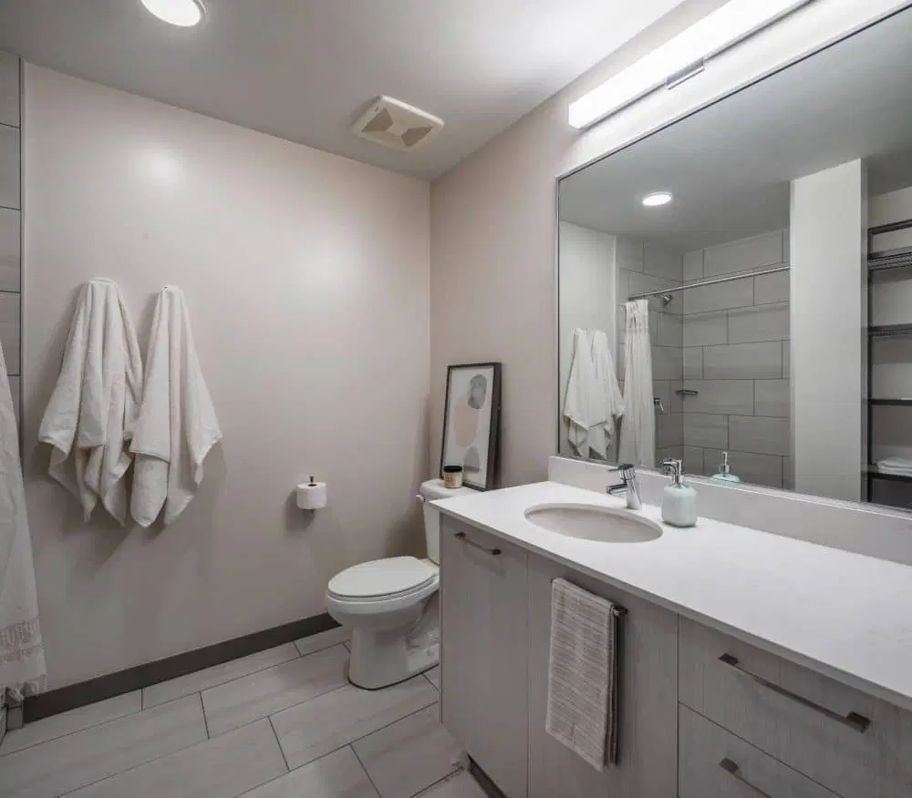 The Henry, Tampa – Bathroom
