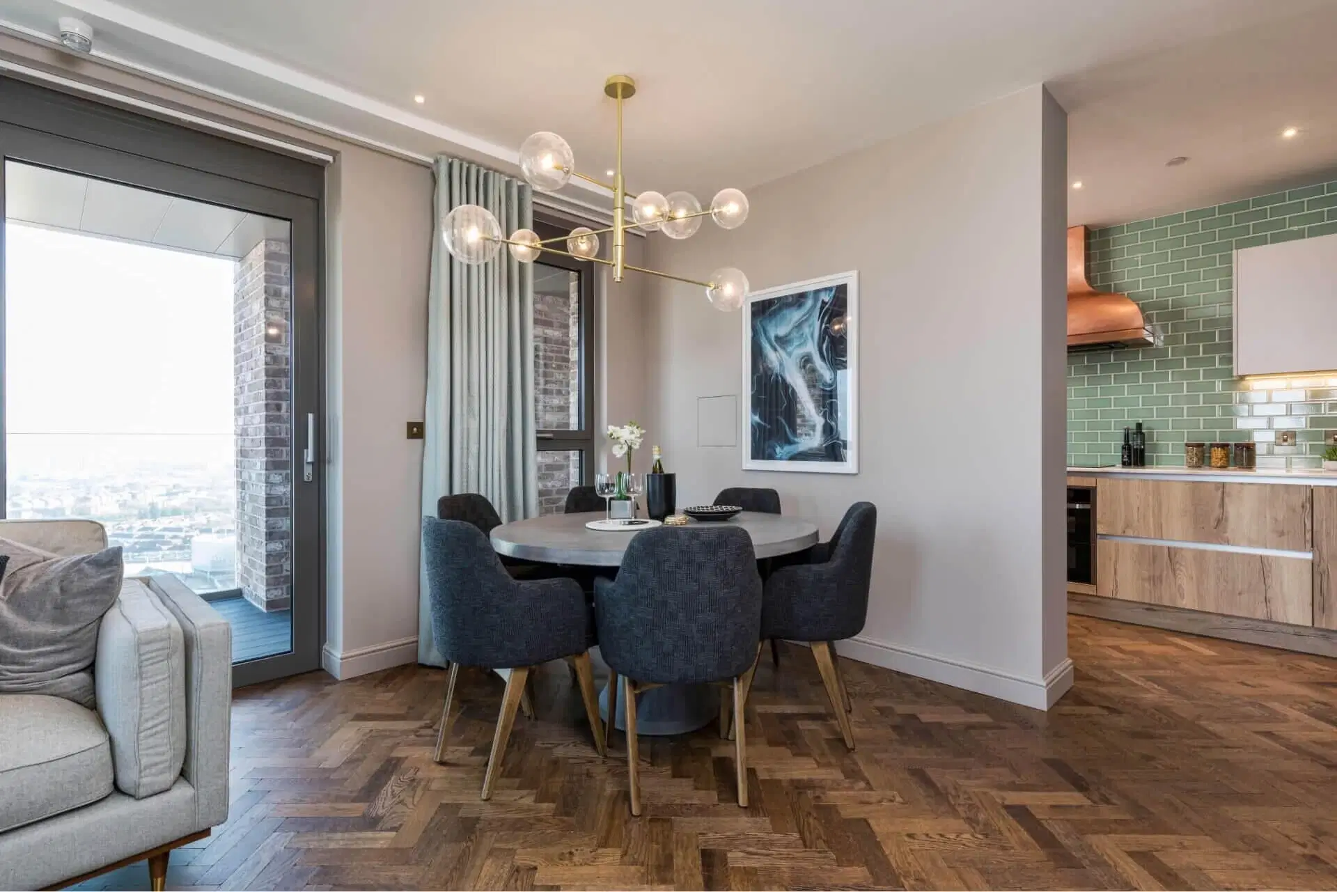 Canada Gardens, London – Penthouse Apartment