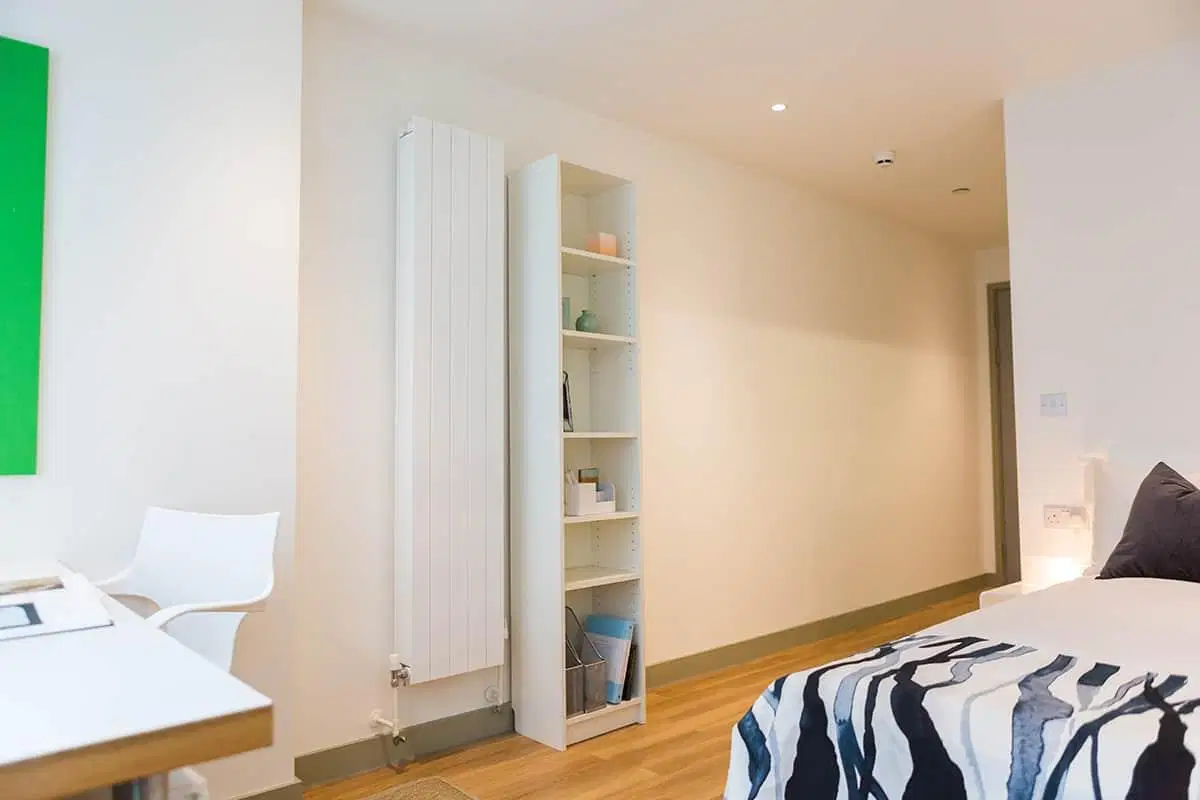GoBritanya Aldgate Residence, London – Silver Studio - City View | Upper Level