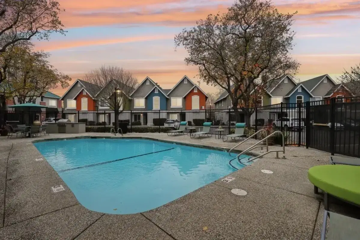 Oakshade Commons, Davis – Amenities