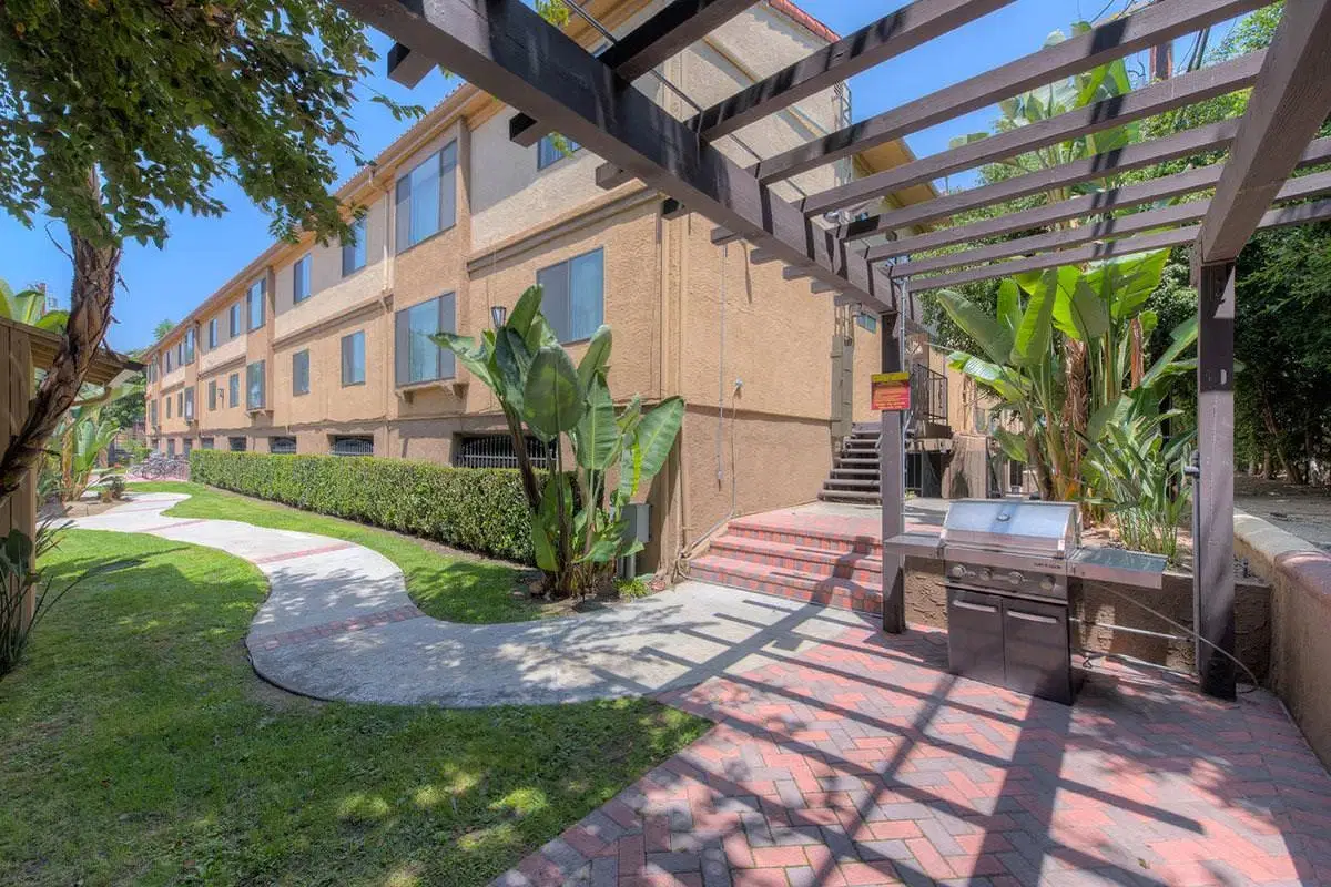 The Shrine Collection, Los Angeles – Exterior