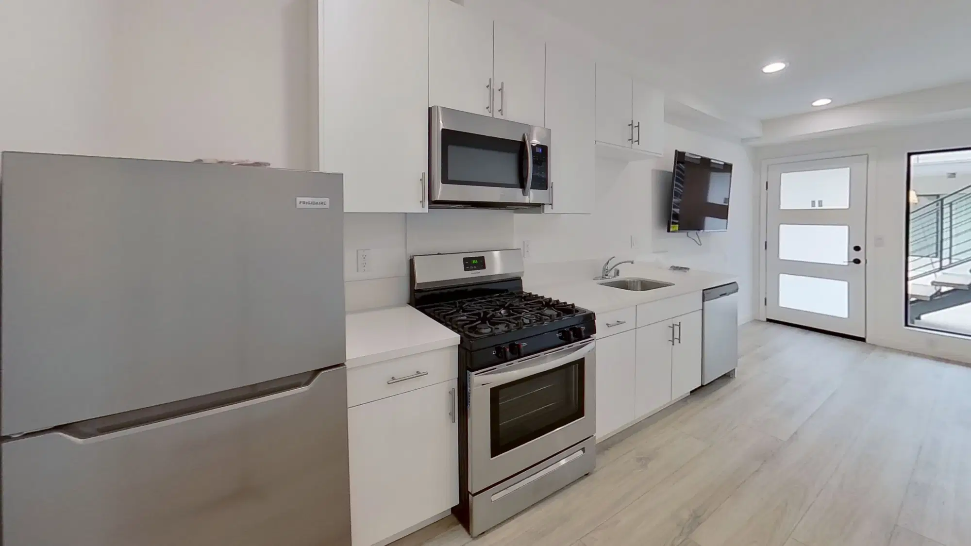 The Series The Moon, Los Angeles – Kitchen