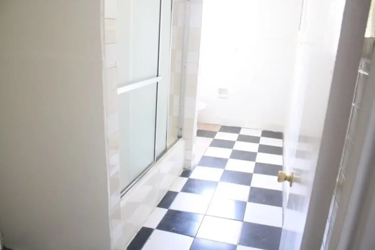 1280 W. Jefferson Blvd, Los Angeles – Common Area
