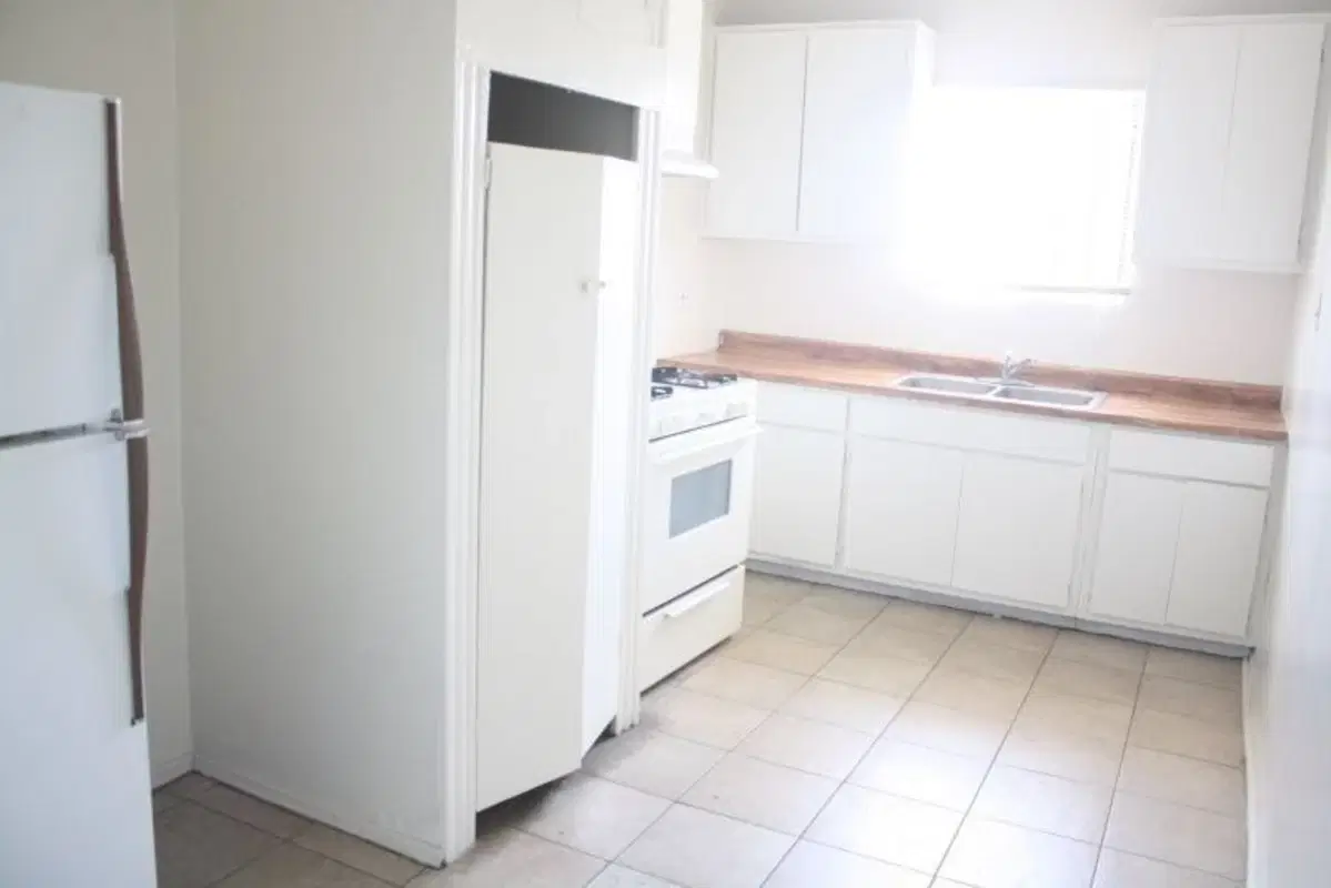 1280 W. Jefferson Blvd, Los Angeles – Kitchen