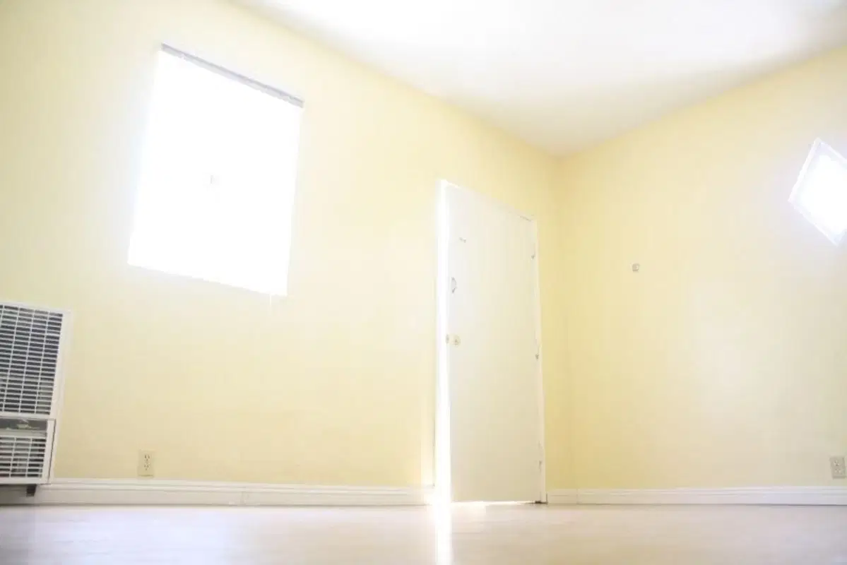 1280 W. Jefferson Blvd, Los Angeles – Room