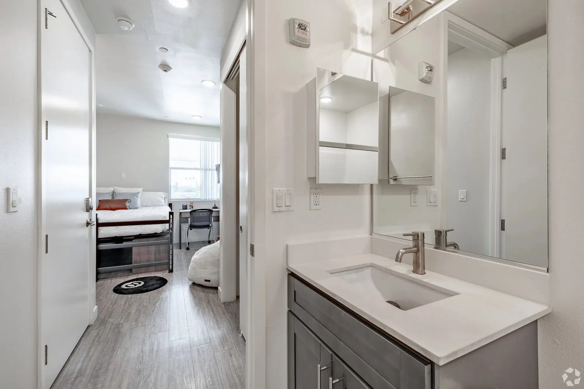 Element, Los Angeles – Bathroom