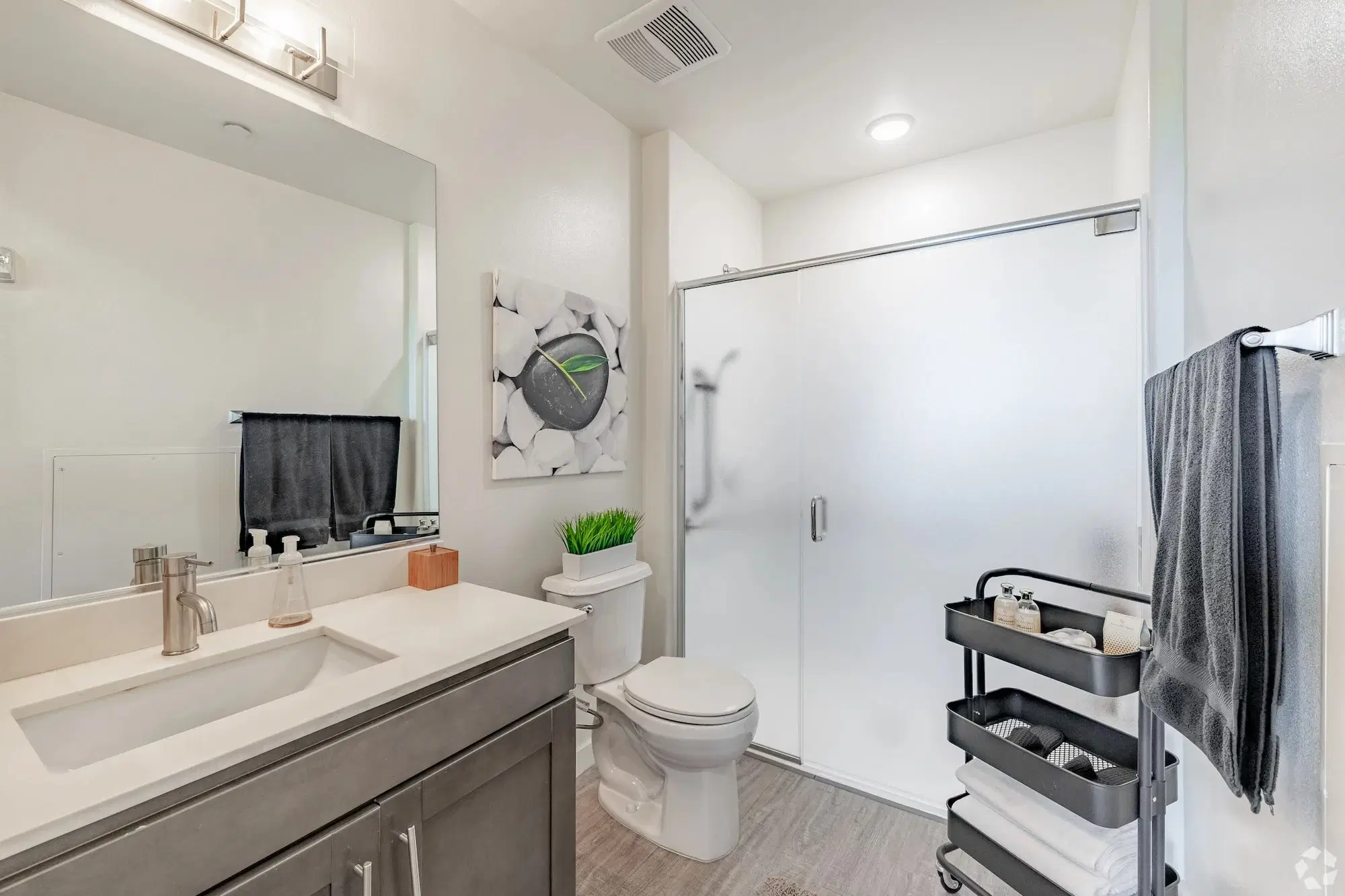 Element, Los Angeles – Bathroom