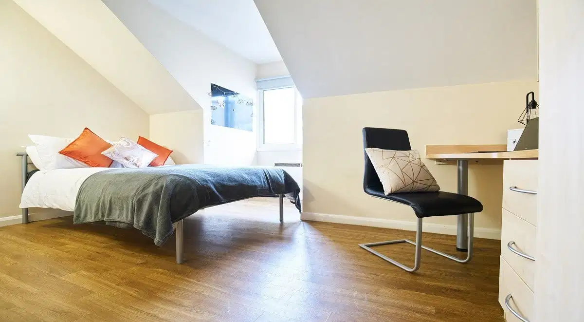 Heald Court, Manchester