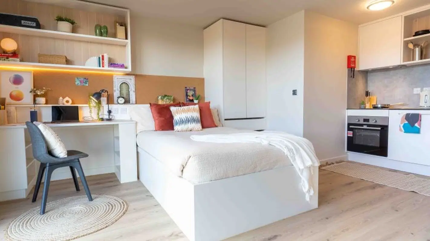 iQ Haywood House, London – Copper Studio Plus
