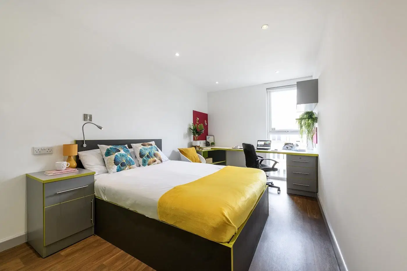 The Boulevard, York – Ensuite Silver