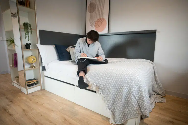 The West Wing, Cardiff – Large Premium Ensuite