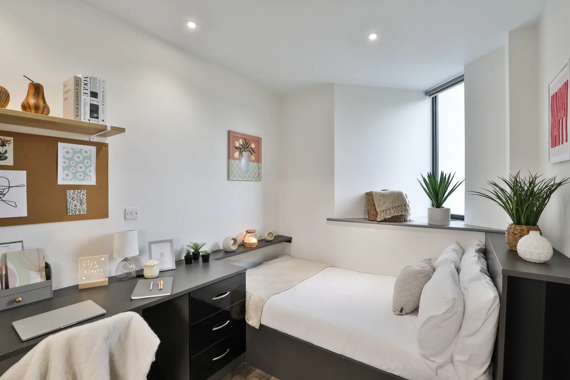 B16 Studios, Birmingham – Bronze Studio Plus