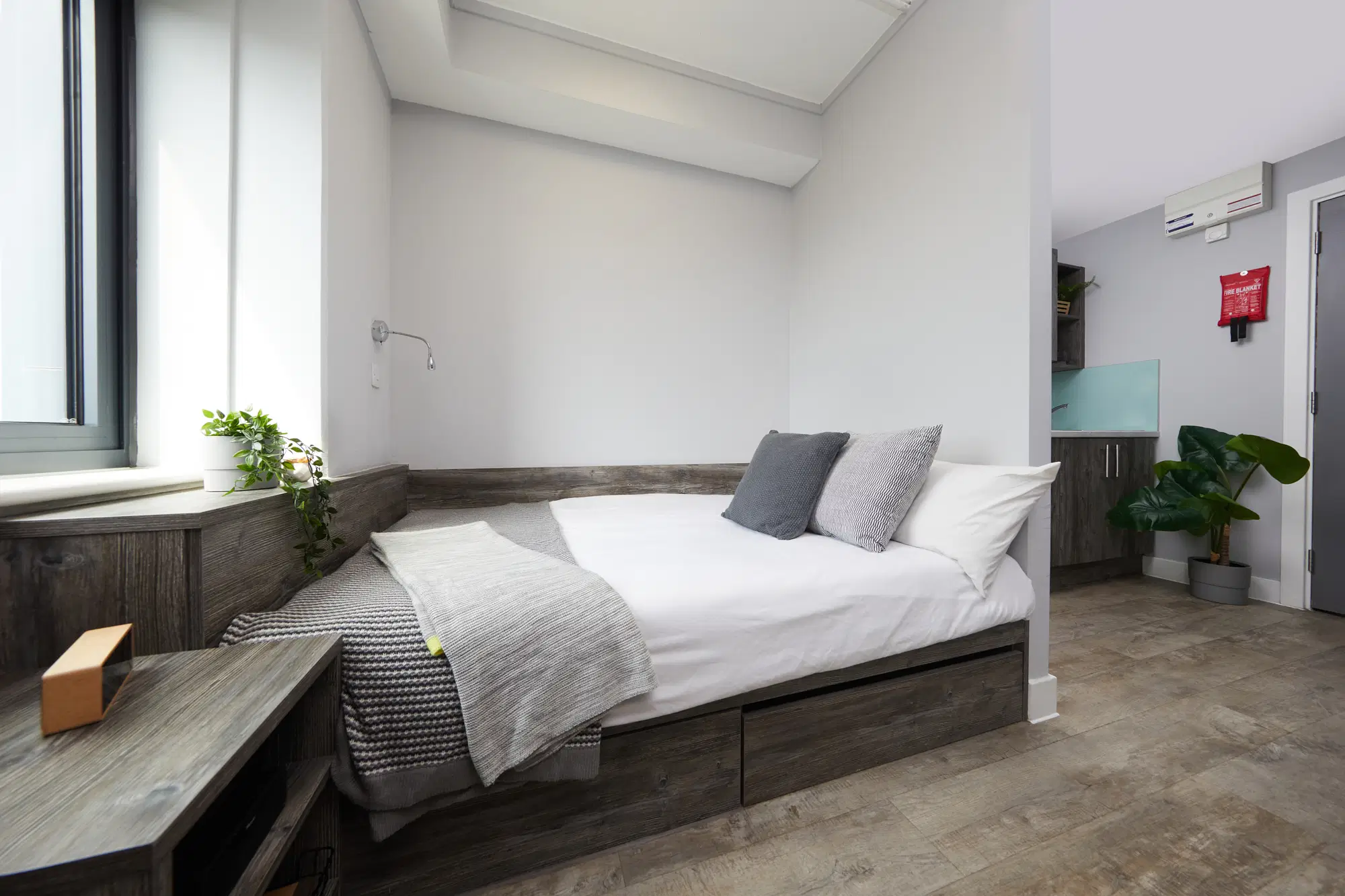 Collegiate Crown Place Portsmouth, Portsmouth – Penthouse Studio
