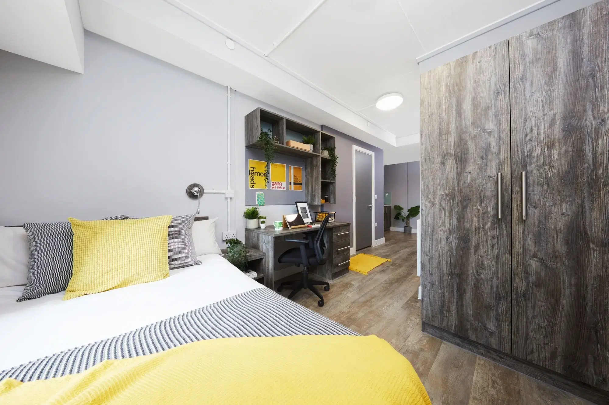 Collegiate Crown Place Portsmouth, Portsmouth – Large Studio Plus