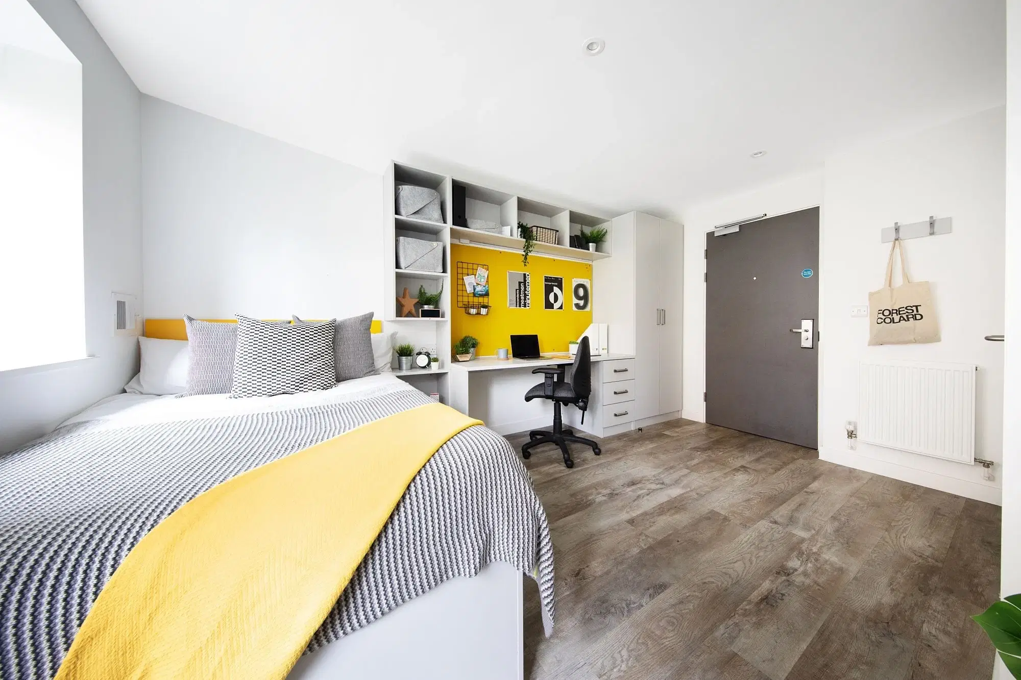 Collegiate Crown Place Portsmouth, Portsmouth – Extra Large Studio