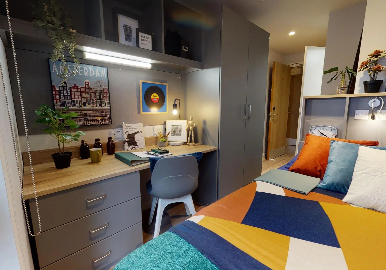 iQ Weaver Place, Coventry – Diamond En Suite
