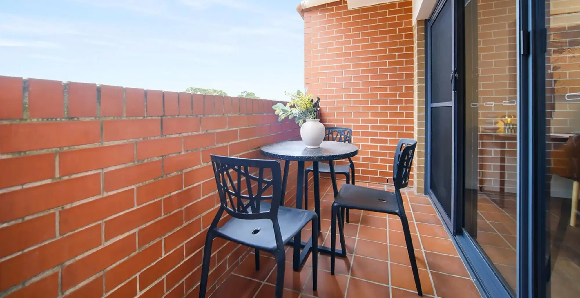 Oliver’s Place, Sydney – Minimalist 2 Bedroom Apartment