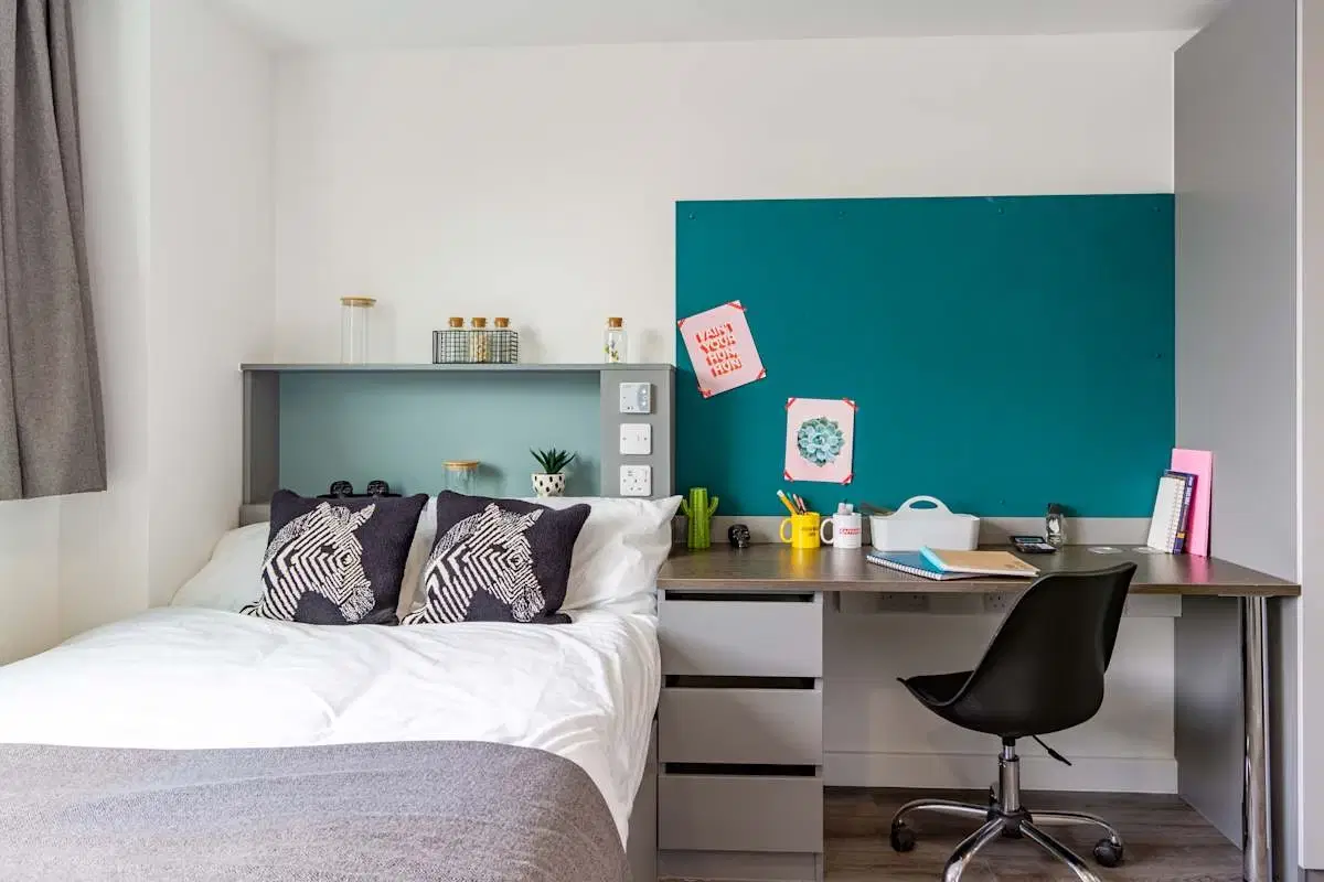 The Gate, Sheffield – Accessible Silver Studio