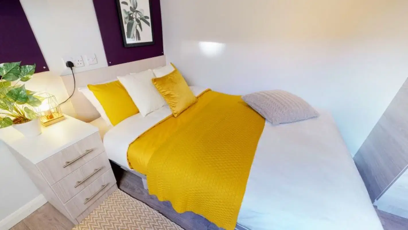 iQ Sawmills, Brighton – Saver En Suite