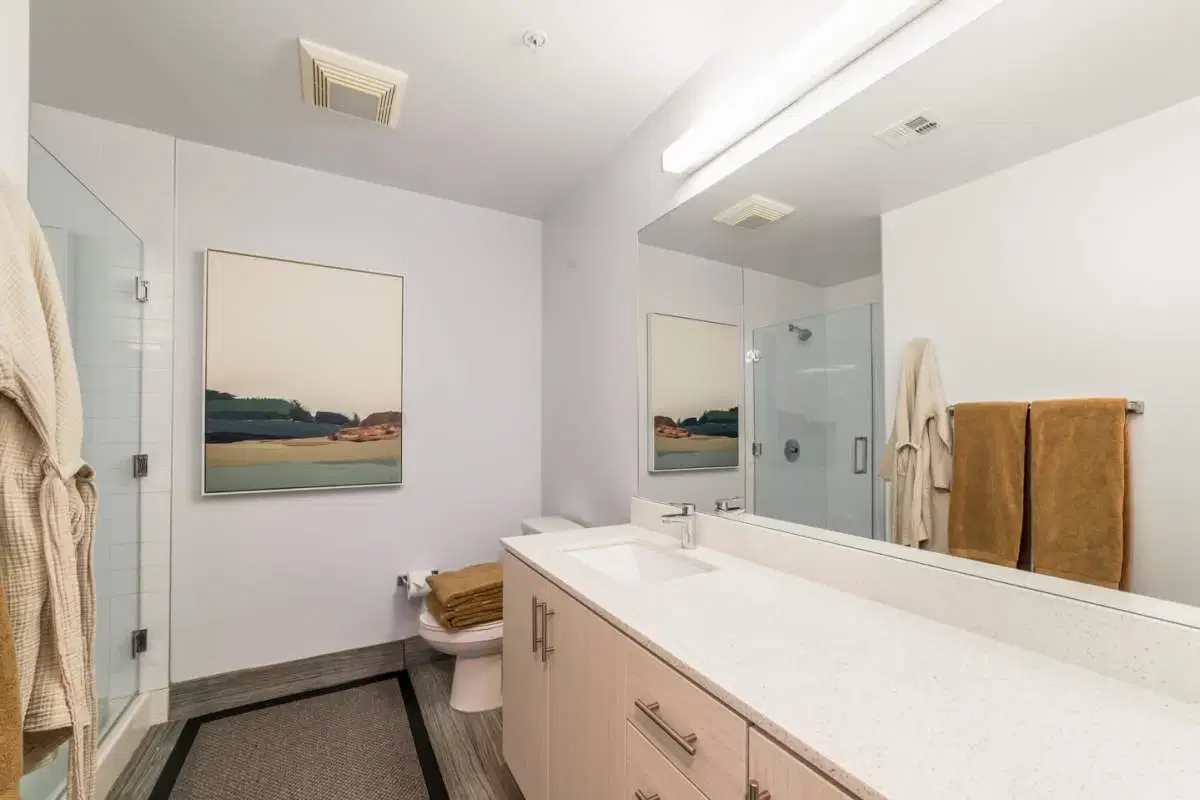 Malibu, Tucson – Bathroom