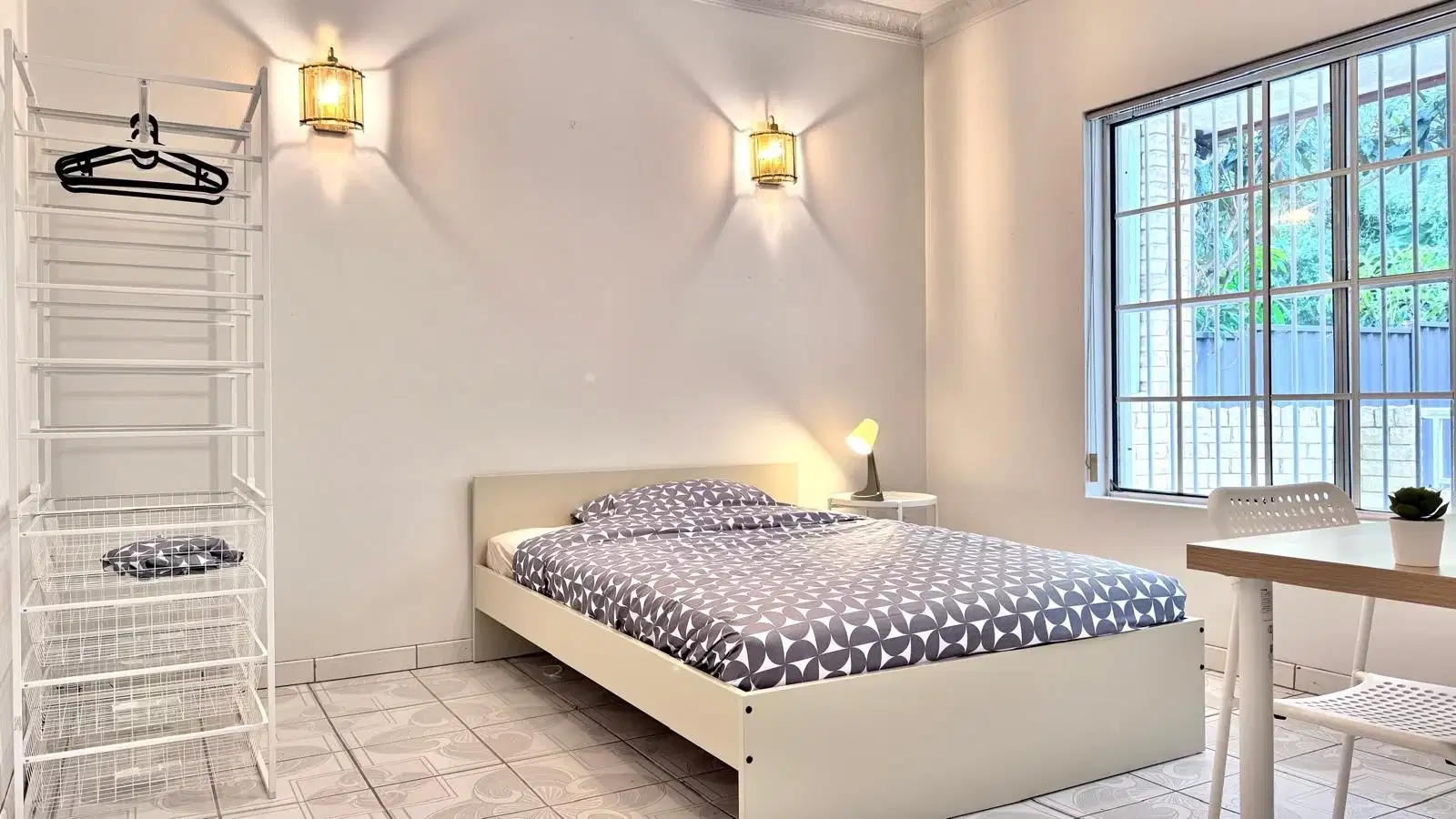 Room in a 5 Bed Apartment, Hocking Avenue Earlwood, Australia NSW 2206