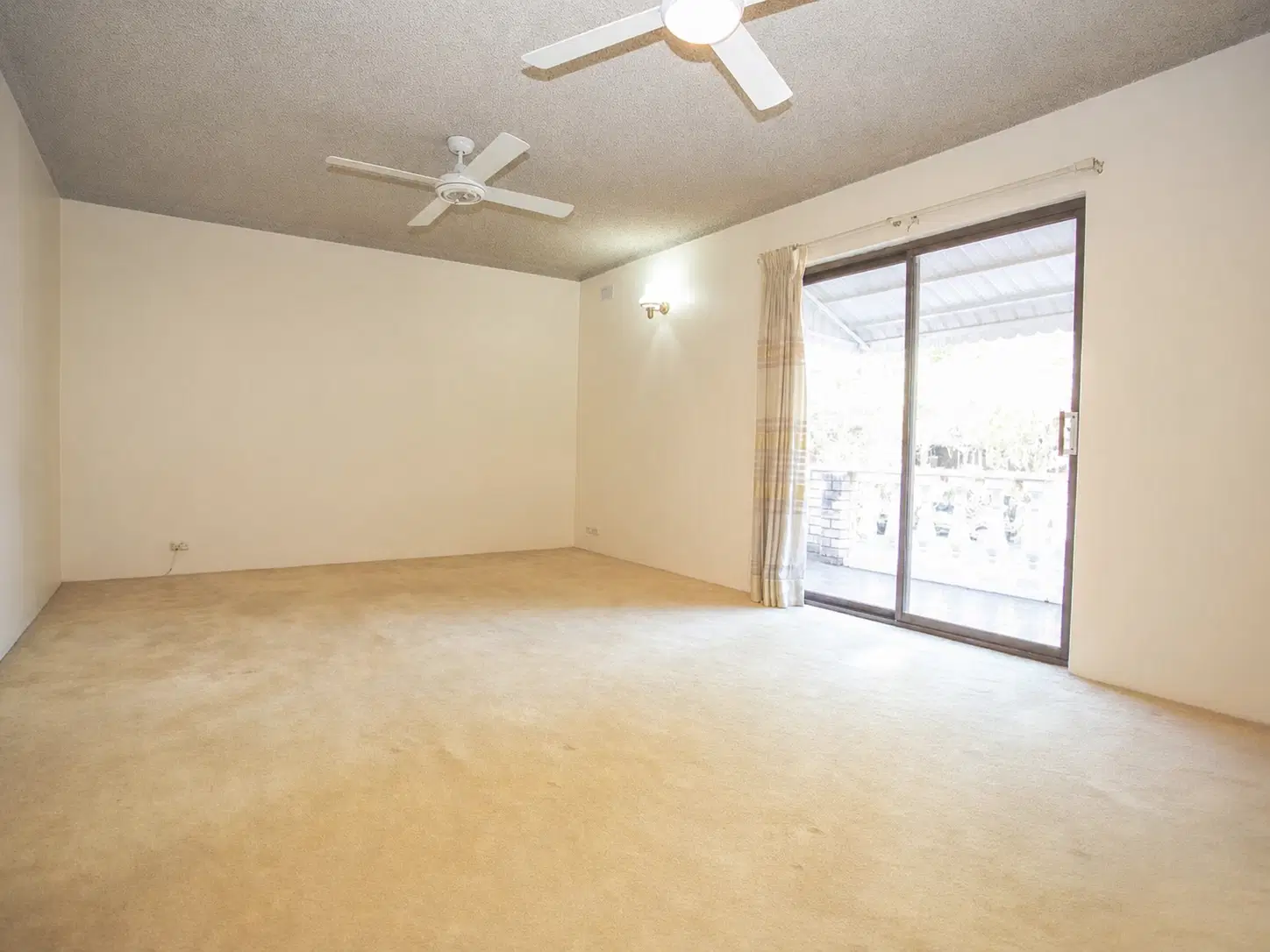 Room in a 4 Bedroom Apartment, Ninth Ave, Campsie, Australia NSW 2194 – Room