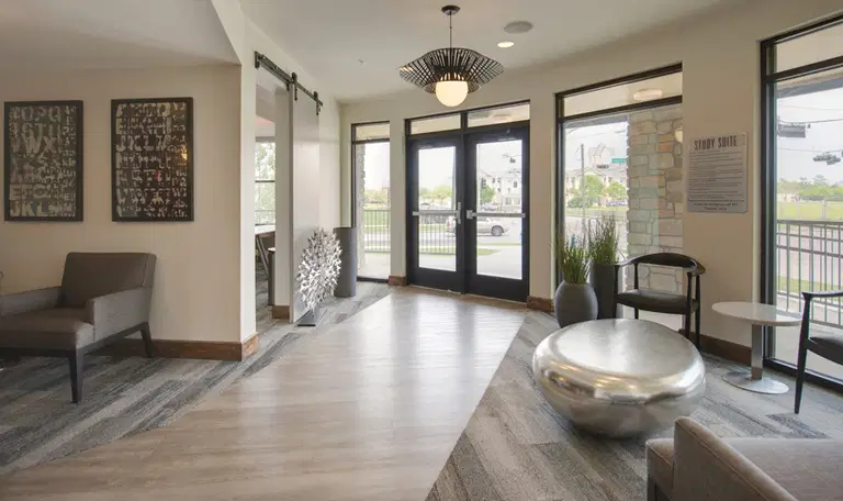 Mac 4460, Houston – Common Area