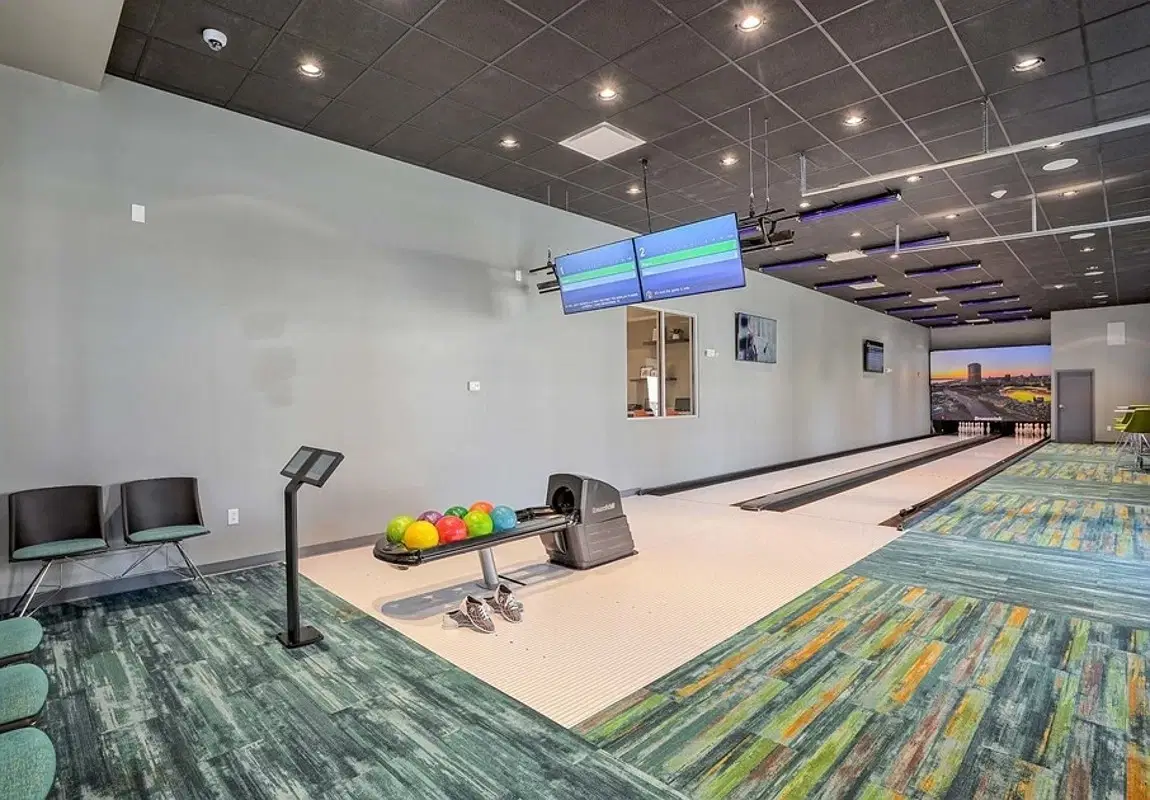 Monarch 716, Buffalo – Amenities