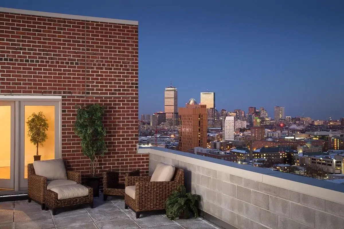 J Vue at the LMA, Boston – Exterior