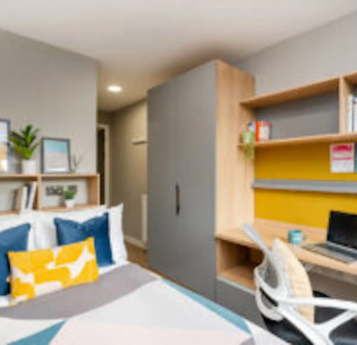 Zinc Quarter, Bristol – Bedroom Bronze (Shared Bathroom)
