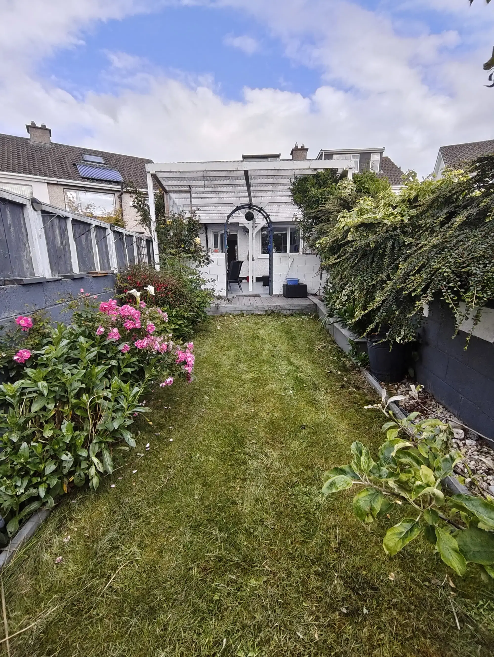 Room in a 7 Bedroom House, 41 Ballinteer Crescent, Ballinteer, Dublin D16 E657 – Exterior